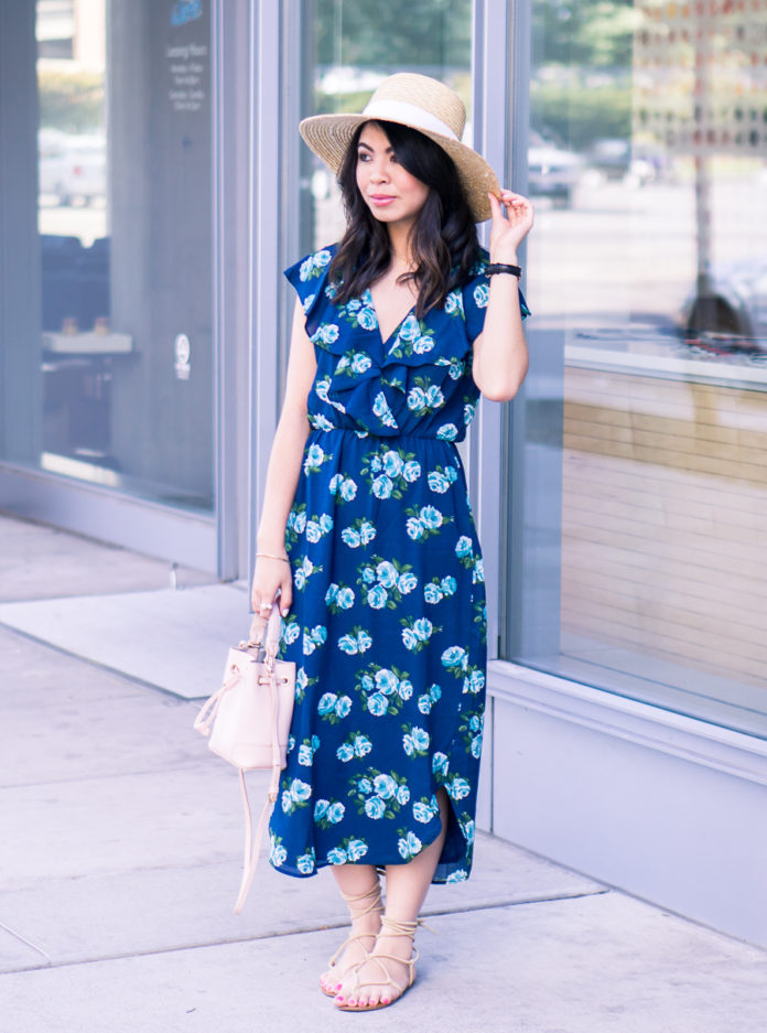 summer-outfit-blue-dress-with-white-flowers