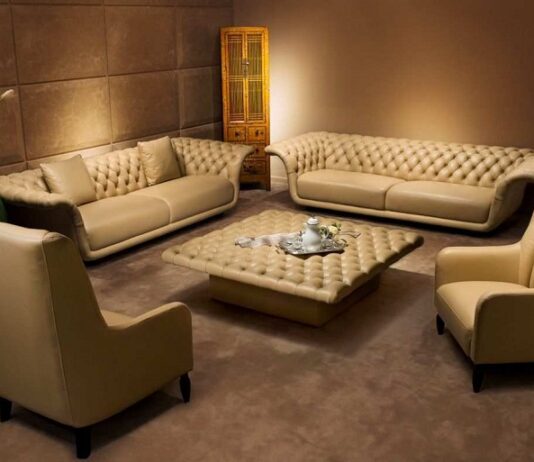 Luxury Living Room With Leather Sofa Sets