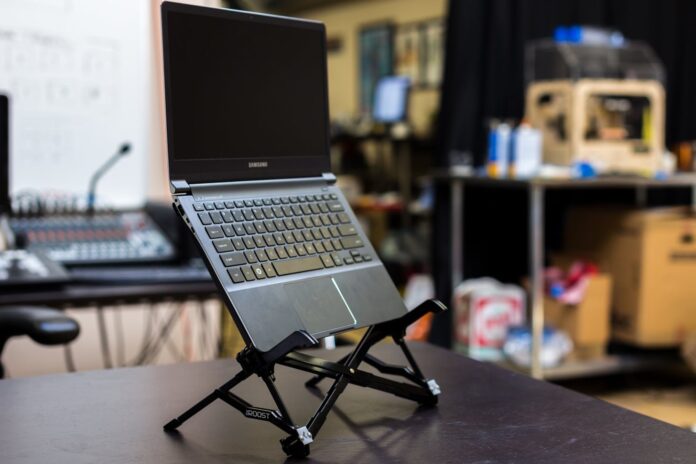 Laptop-Stand