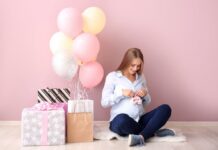 pregnant-woman-gifts-for-baby-and-mom-balloons-shower-1068x713
