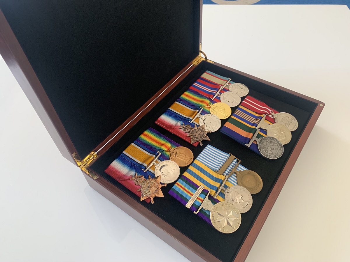 Presentation_Medal_Box_with_2_racks_of_medals
