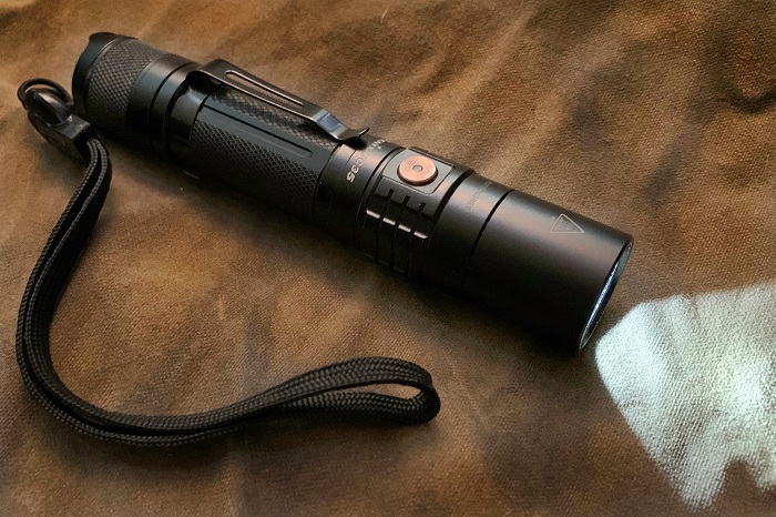 picture of a search and rescue flashlight